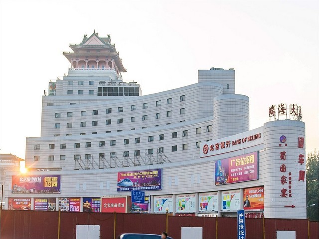 冲孔铝幕墙设备